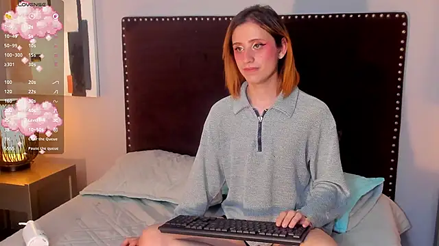 Snapshot of seraphine_star chatting on 02/01/26, 11:36 seraphine star online show from 02/01/26, 11:36