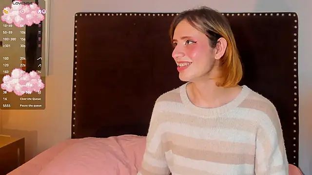 Snapshot of seraphine_star chatting on 02/14/26, 11:34 seraphine star online show from 02/14/26, 11:34