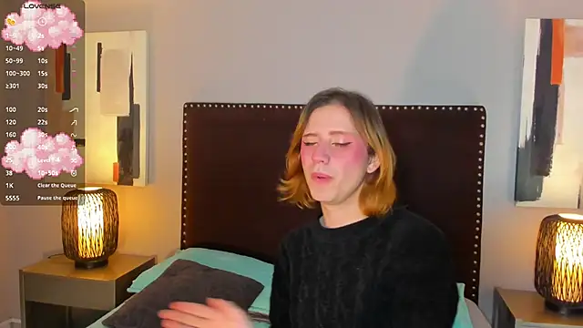 Snapshot of seraphine_star chatting on 02/27/26, 11:27 seraphine star online show from 02/27/26, 11:27