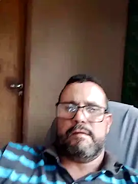 Snapshot of jssaf chatting on 12/21/25, 12:56 jssaf online show from 12/21/25, 12:56