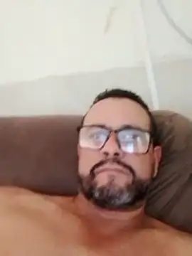 Snapshot of jssaf chatting on 12/22/25, 11:51 jssaf online show from 12/22/25, 11:51