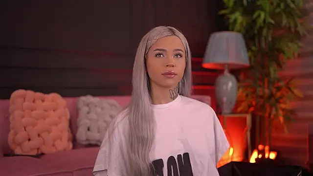 Snapshot of NickyBenz chatting on 11/07/25, 06:52 NickyBenz online show from 11/07/25, 06:52