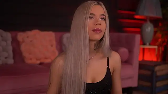 Snapshot of NickyBenz chatting on 11/16/25, 07:08 NickyBenz online show from 11/16/25, 07:08