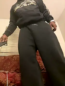 Snapshot of usothick chatting on 12/01/25, 05:56 usothick online show from 12/01/25, 05:56