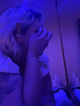 toomuchofafreak online show from 03/25/26, 09:37