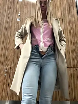 KaseyQuinn  online show from 11/21/25, 09:13