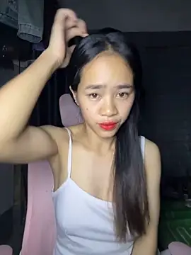 Snapshot of TiNa_04 chatting on 09/11/25, 09:04 TiNa 04 online show from 09/11/25, 09:04