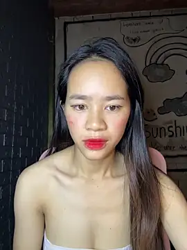 Snapshot of TiNa_04 chatting on 09/18/25, 10:34 TiNa 04 online show from 09/18/25, 10:34