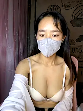 Snapshot of TiNa_04 chatting on 10/02/25, 11:01 TiNa 04 online show from 10/02/25, 11:01