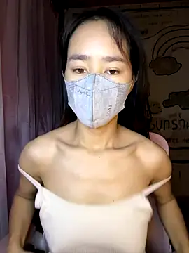 Snapshot of TiNa_04 chatting on 10/18/25, 11:05 TiNa 04 online show from 10/18/25, 11:05