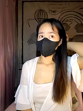 Snapshot of TiNa_04 chatting on 10/30/25, 10:43 TiNa 04 online show from 10/30/25, 10:43