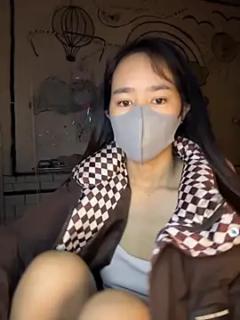 Snapshot of TiNa_04 chatting on 11/04/25, 12:10 TiNa 04 online show from 11/04/25, 12:10