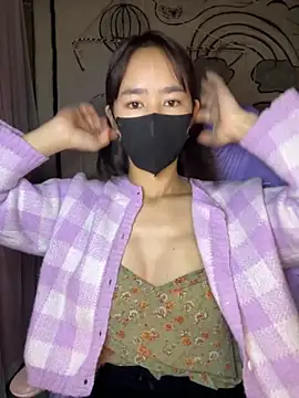 Snapshot of TiNa_04 chatting on 11/29/25, 11:41 TiNa 04 online show from 11/29/25, 11:41