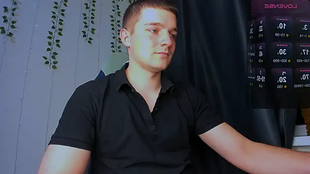 Snapshot of Your_Claddagh chatting on 11/13/25, 07:13 Your Claddagh online show from 11/13/25, 07:13