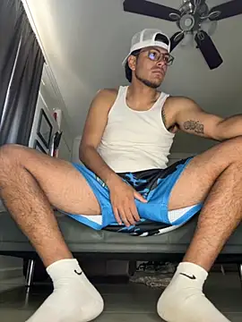 Snapshot of StrokingDaddy4 chatting on 09/21/25, 04:52 StrokingDaddy4 online show from 09/21/25, 04:52