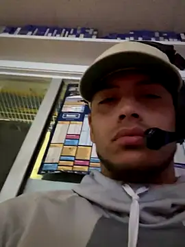 Snapshot of StrokingDaddy4 chatting on 09/22/25, 10:28 StrokingDaddy4 online show from 09/22/25, 10:28