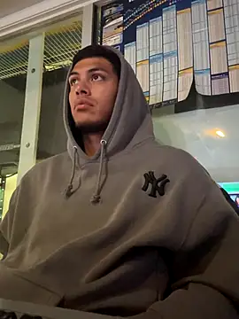 Snapshot of StrokingDaddy4 chatting on 10/02/25, 10:11 StrokingDaddy4 online show from 10/02/25, 10:11