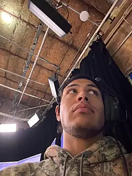 Snapshot of StrokingDaddy4 chatting on 11/20/25, 11:43 StrokingDaddy4 online show from 11/20/25, 11:43