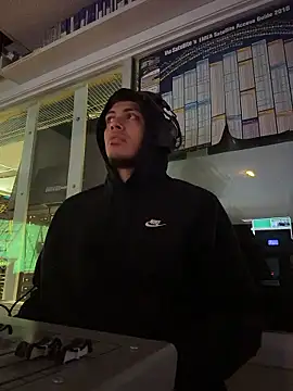 Snapshot of StrokingDaddy4 chatting on 01/12/26, 11:15 StrokingDaddy4 online show from 01/12/26, 11:15