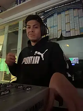 Snapshot of StrokingDaddy4 chatting on 03/02/26, 11:28 StrokingDaddy4 online show from 03/02/26, 11:28