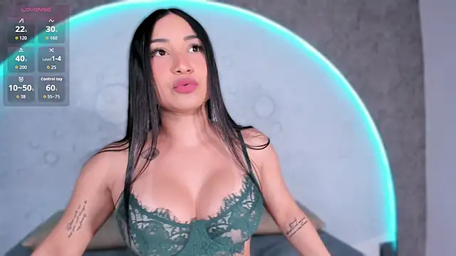 ReinaChloe online show from 09/30/25, 04:56