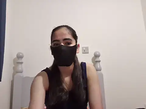 BobtailFormal online show from 12/01/25, 06:18