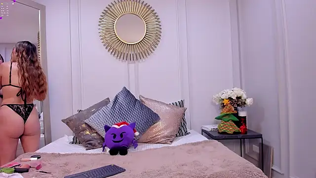 CharlotteBrownn  online show from 12/17/25, 05:02