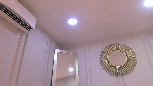 CharlotteBrownn  online show from 01/08/26, 04:48