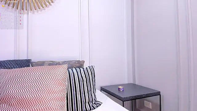 CharlotteBrownn  online show from 04/02/26, 11:57