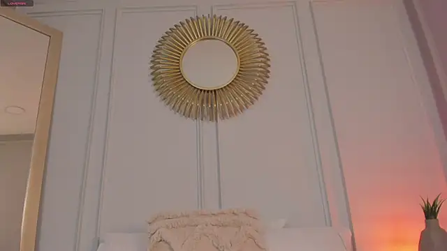 CharlotteBrownn  online show from 05/15/26, 10:50