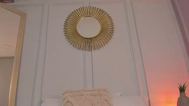 CharlotteBrownn  online show from 05/15/26, 11:23