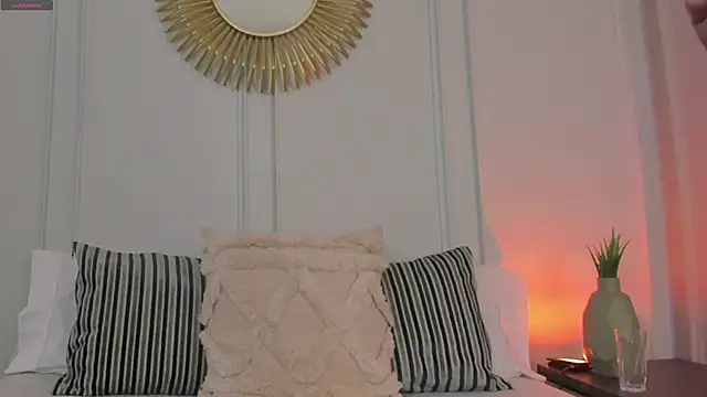CharlotteBrownn  online show from 05/22/26, 11:43