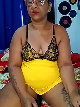 Snapshot of analgetica chatting on 06/20/26, 11:46 analgetica online show from 06/20/26, 11:46