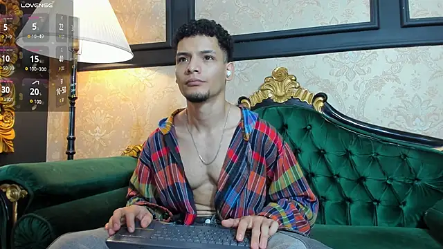 AlessandroKiing online show from 04/08/26, 08:31