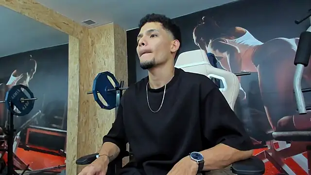 AlessandroKiing online show from 04/16/26, 09:26