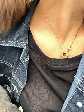 feifei 521 online show from 09/09/25, 02:33