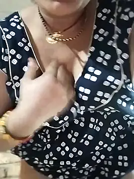 Snapshot of rani8008 chatting on 09/19/25, 05:53 rani8008 online show from 09/19/25, 05:53