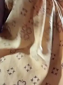 Snapshot of rani8008 chatting on 09/25/25, 06:17 rani8008 online show from 09/25/25, 06:17