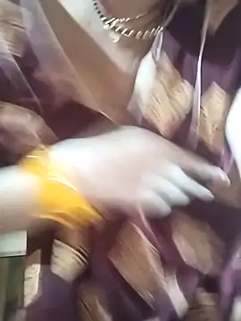 Snapshot of rani8008 chatting on 10/07/25, 06:10 rani8008 online show from 10/07/25, 06:10