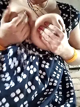 Snapshot of rani8008 chatting on 10/08/25, 06:44 rani8008 online show from 10/08/25, 06:44