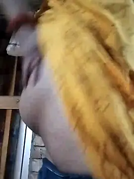 Snapshot of rani8008 chatting on 10/17/25, 05:43 rani8008 online show from 10/17/25, 05:43