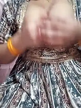 Snapshot of rani8008 chatting on 11/10/25, 04:50 rani8008 online show from 11/10/25, 04:50