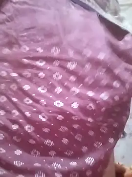 Snapshot of rani8008 chatting on 11/21/25, 04:38 rani8008 online show from 11/21/25, 04:38