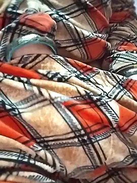 Snapshot of rani8008 chatting on 11/24/25, 04:40 rani8008 online show from 11/24/25, 04:40