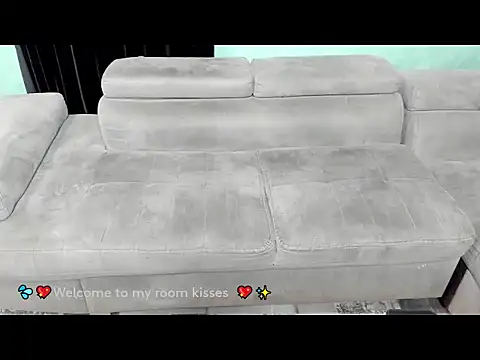 Snapshot of HugeDickFuck chatting on 11/01/25, 09:28 HugeDickFuck online show from 11/01/25, 09:28