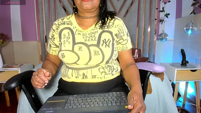 mya blaze online show from 09/13/25, 04:01