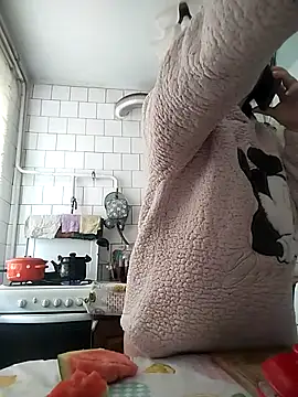 Snapshot of Funny_Karina chatting on 10/12/25, 06:01 Funny Karina online show from 10/12/25, 06:01