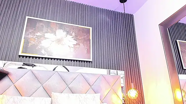 Snapshot of Luna_Naughty1 chatting on 10/15/25, 02:50 Luna Naughty1 online show from 10/15/25, 02:50