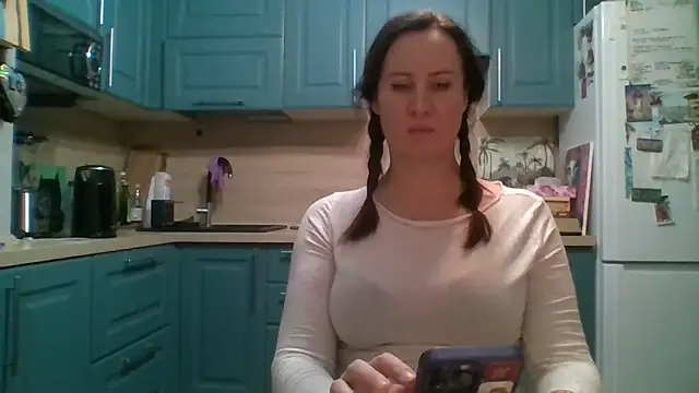 ALICAINWONDERLAND online show from 12/14/25, 05:40