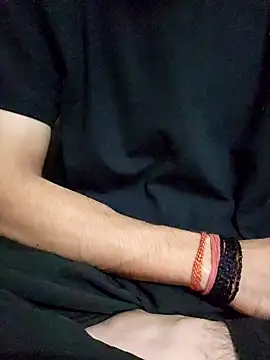 Snapshot of coupleyug chatting on 12/18/25, 09:48 coupleyug online show from 12/18/25, 09:48